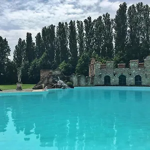 hotel-tenuta-il-tenchio.it-lombardy.com/